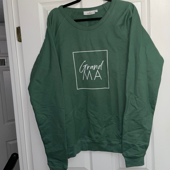 AshCo Grandma Crew - Picture 1 of 4